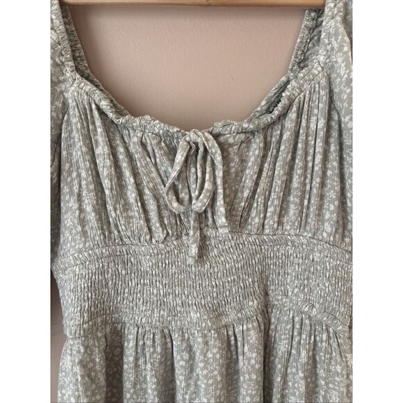 Hollister Women's Green Floral Smocked Dress Puff Sleeves Size M - Picture 2 of 7